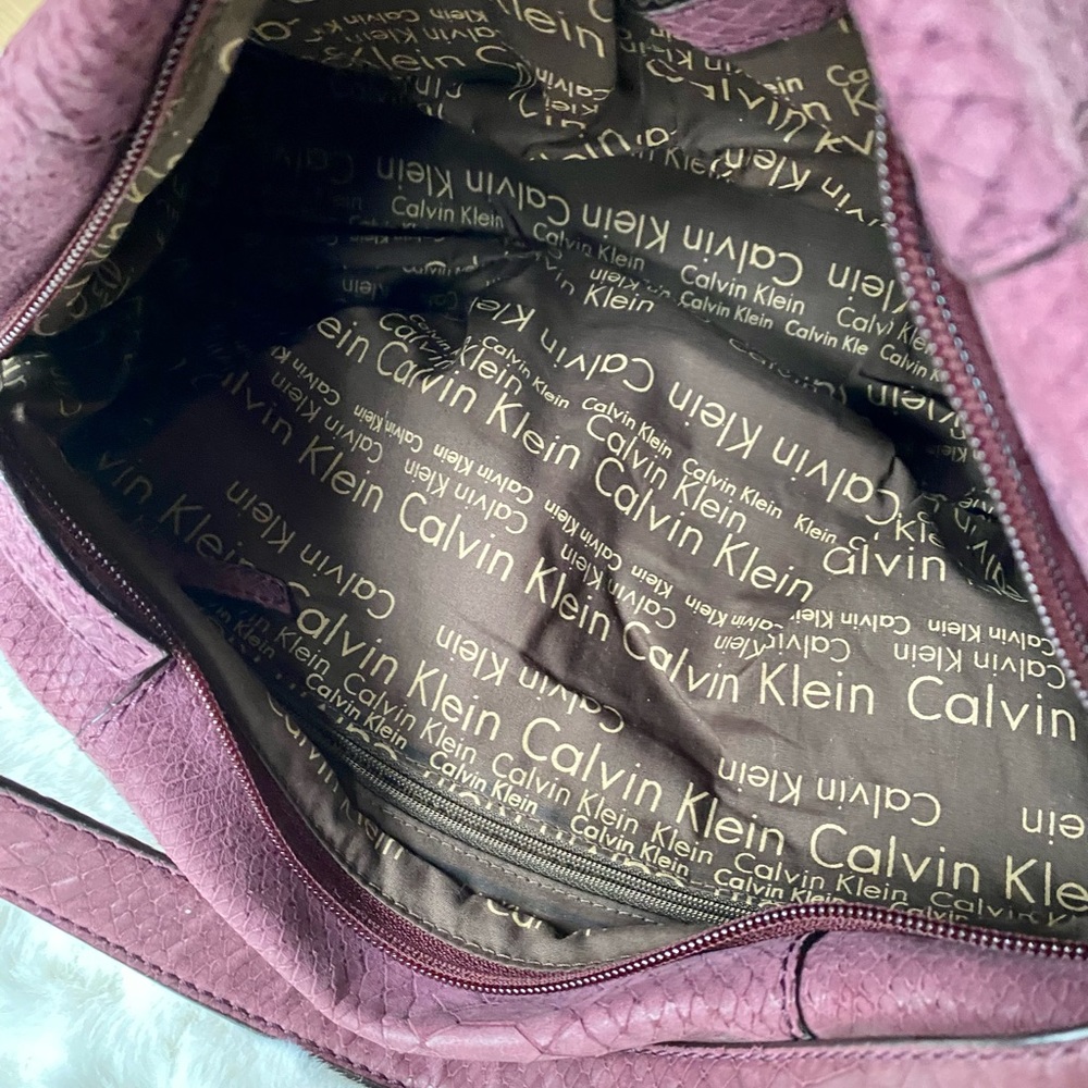 Vintage Calvin Klein soft slouchy handbag. Purple Snake Embossed. - Picture 8 of 10